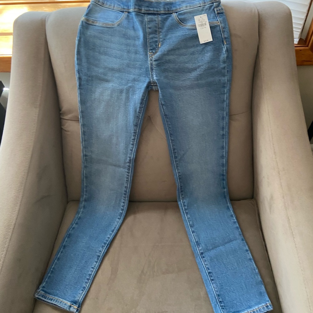 ✨ NWT! Old Navy Skinny Jegging Style Jeans Sz L